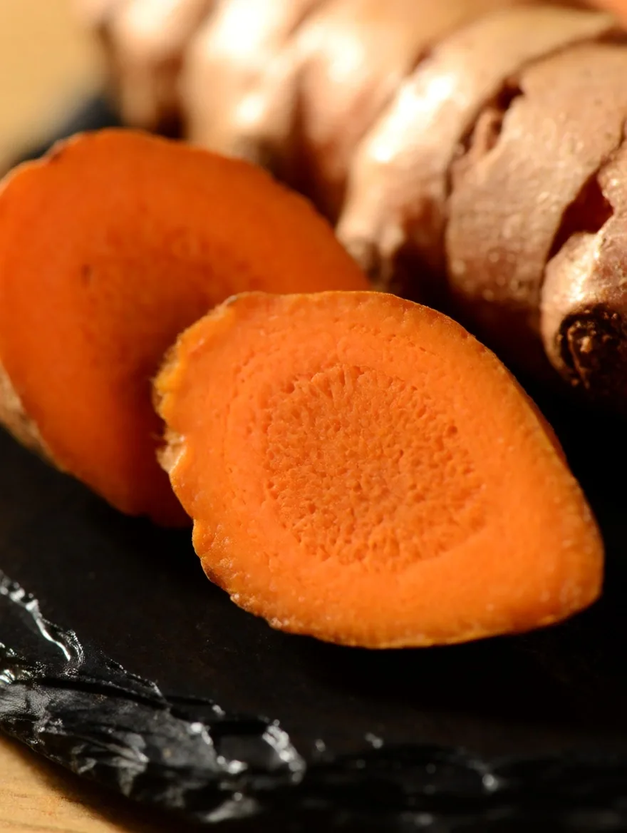 Fresh turmeric root macro